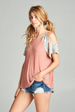 Load image into Gallery viewer, Cold Shoulder Floral Top